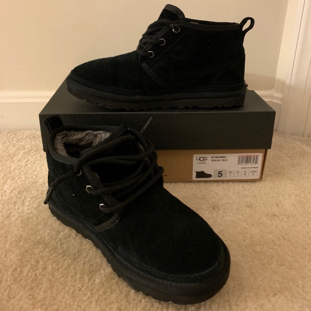 Uggs - Picture 5 of 6